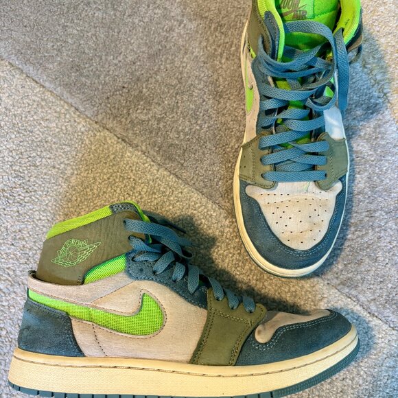 Nike Air Jordans high tops - Size 9 - Picture 1 of 7